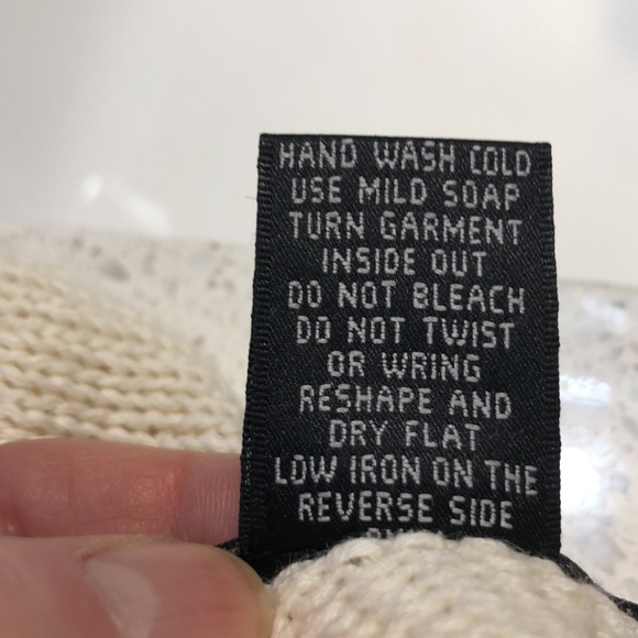 Beautiful embellished sweater - Picture 8 of 9